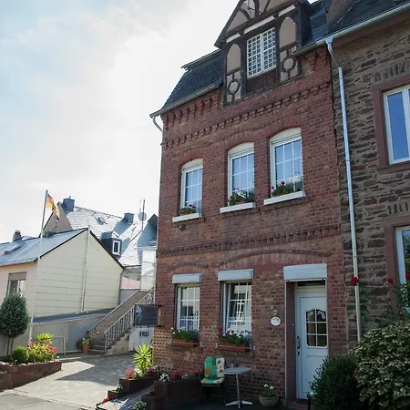 Steuer 2 Apartment Krov